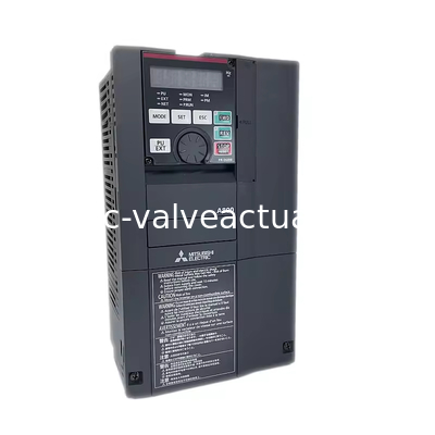 Dobra cena. Nowa oryginalna marka Mitsubishi FR-A800 Inwerter zmiennej częstotliwości FR-A840-00620-2-60 22KW w sieci