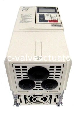 Dobra cena. YASKAWA​ CIMR-F7U43P71F DRIVE 380-480VAC 5HP 7.6AMP 3PHASE Industrial Servo Drives w sieci